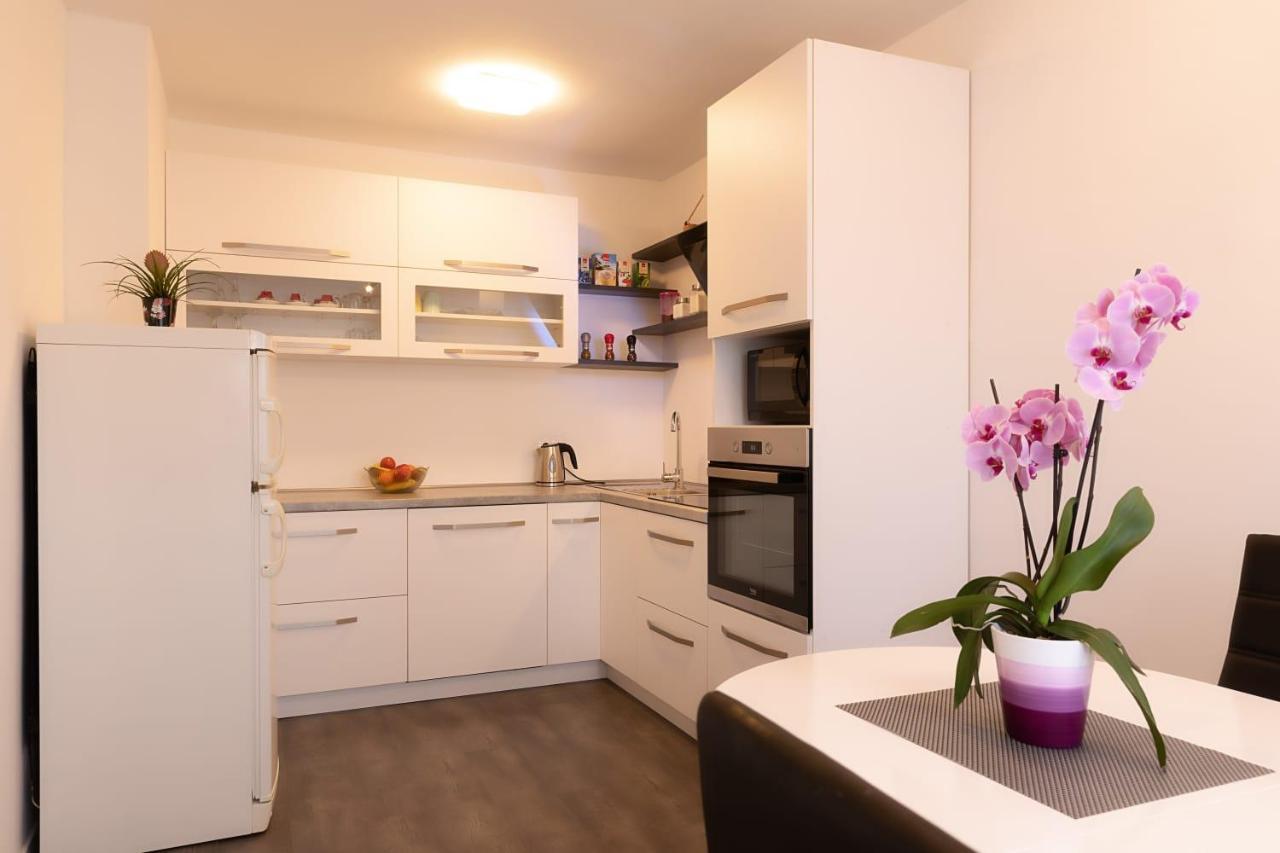 Apartman Melani スルニュ エクステリア 写真