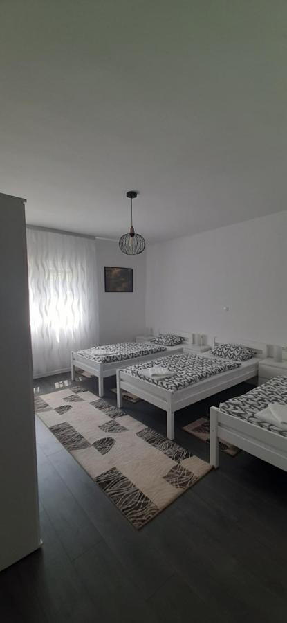 Apartman Melani スルニュ エクステリア 写真