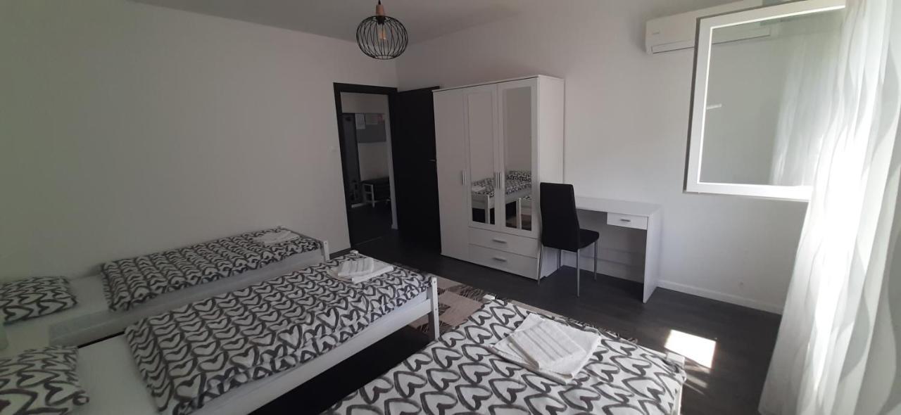 Apartman Melani スルニュ エクステリア 写真