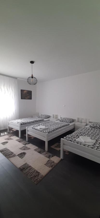 Apartman Melani スルニュ エクステリア 写真