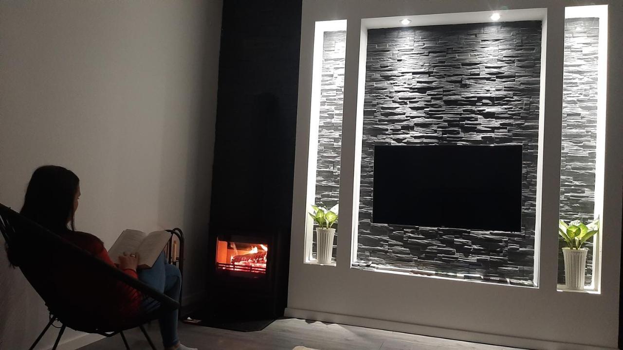 Apartman Melani スルニュ エクステリア 写真